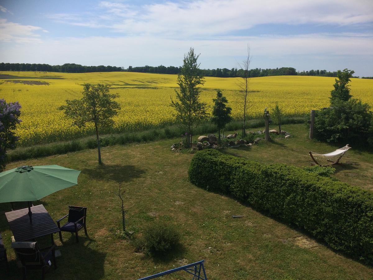 Garden Mellan Slotten Svarte Экстерьер фото